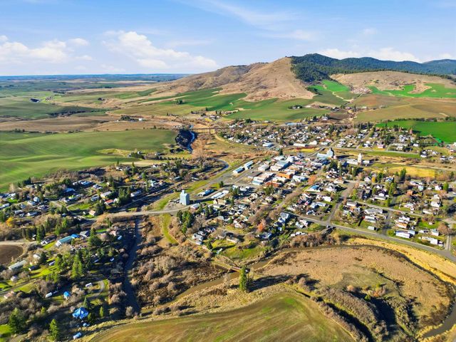 337 S Crosby St, Tekoa, WA 99033