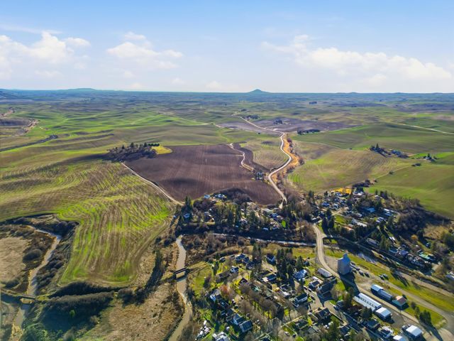 337 S Crosby St, Tekoa, WA 99033