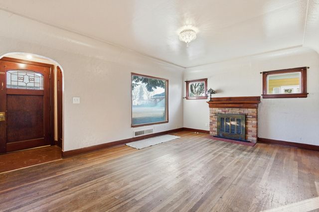 337 S Crosby St, Tekoa, WA 99033