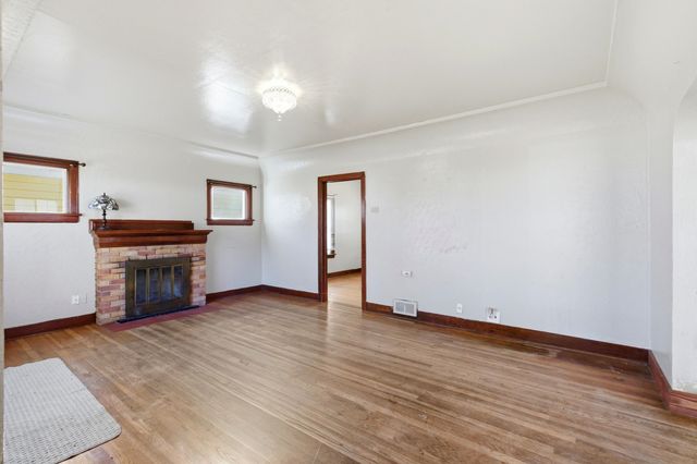 337 S Crosby St, Tekoa, WA 99033