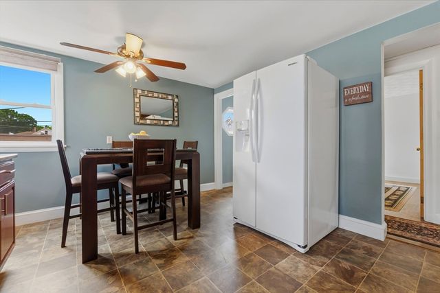 7 Taylor St, Saugus, MA 01906