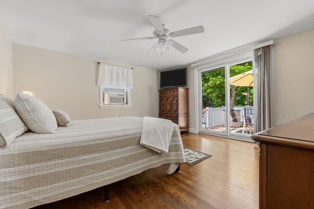 7 Taylor St, Saugus, MA 01906