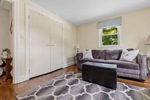 7 Taylor St, Saugus, MA 01906