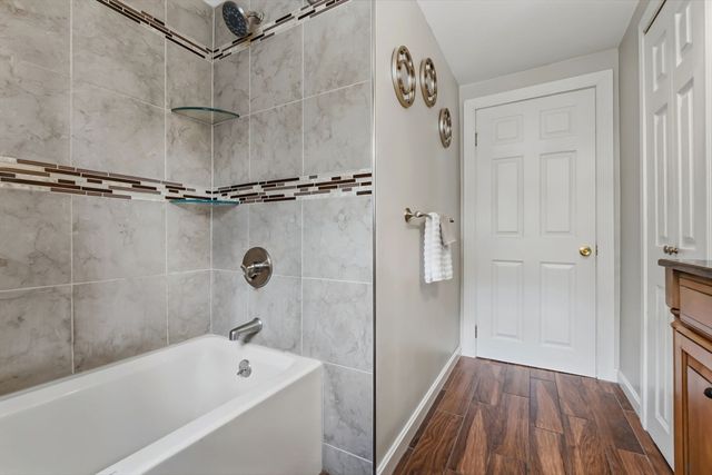 7 Taylor St, Saugus, MA 01906