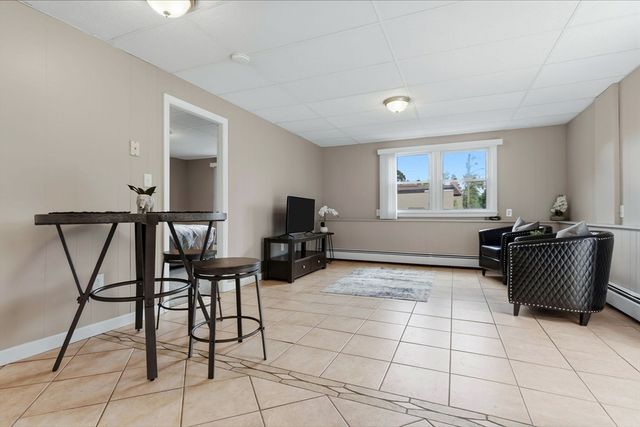 7 Taylor St, Saugus, MA 01906