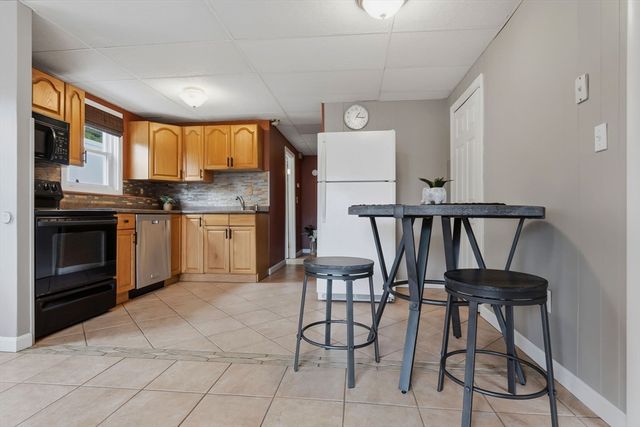 7 Taylor St, Saugus, MA 01906