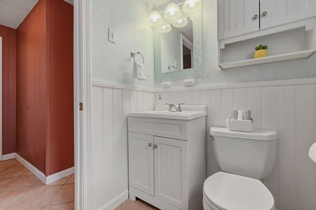7 Taylor St, Saugus, MA 01906
