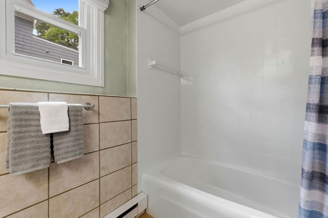7 Taylor St, Saugus, MA 01906