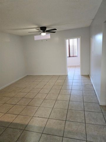 5335 NW 10th Court 307, Plantation, FL 33313