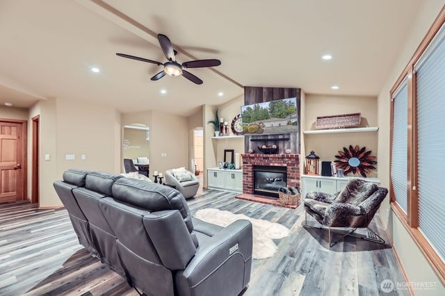 15413 34th Avenue SE, Mill Creek, WA 98012