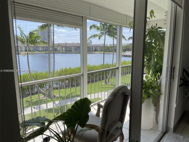 2861 NE Leonard Drive F206, Aventura, FL 33160