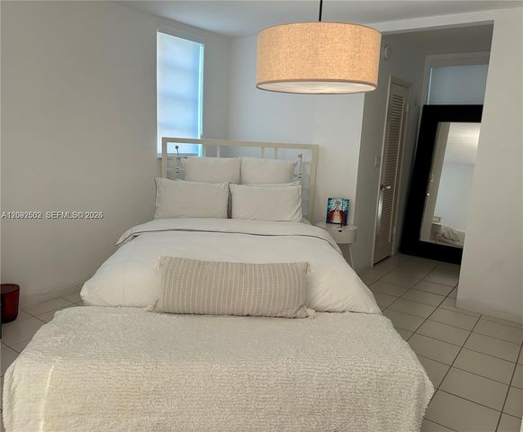 2861 NE Leonard Drive F206, Aventura, FL 33160