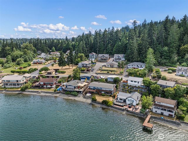 1709 Shorewood Drive, Bremerton, WA 98312
