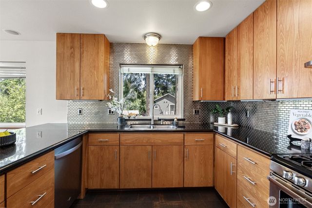 1709 Shorewood Drive, Bremerton, WA 98312