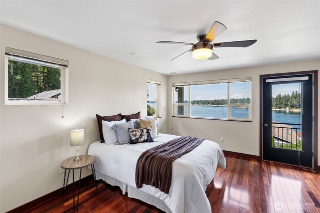 1709 Shorewood Drive, Bremerton, WA 98312