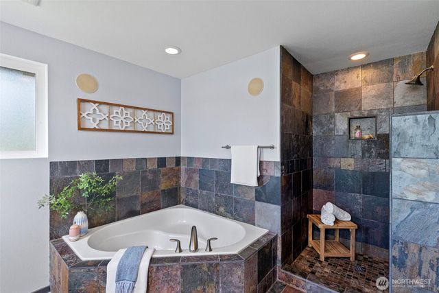 1709 Shorewood Drive, Bremerton, WA 98312