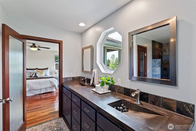 1709 Shorewood Drive, Bremerton, WA 98312