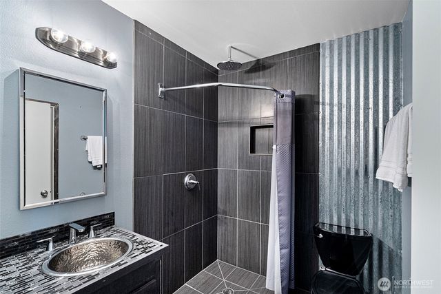 1709 Shorewood Drive, Bremerton, WA 98312