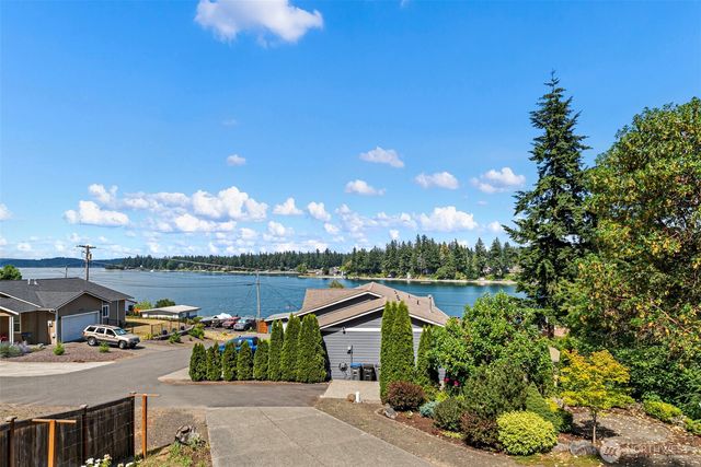1709 Shorewood Drive, Bremerton, WA 98312