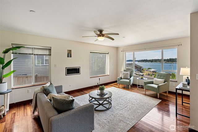 1709 Shorewood Drive, Bremerton, WA 98312