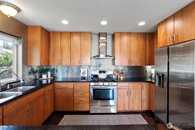 1709 Shorewood Drive, Bremerton, WA 98312