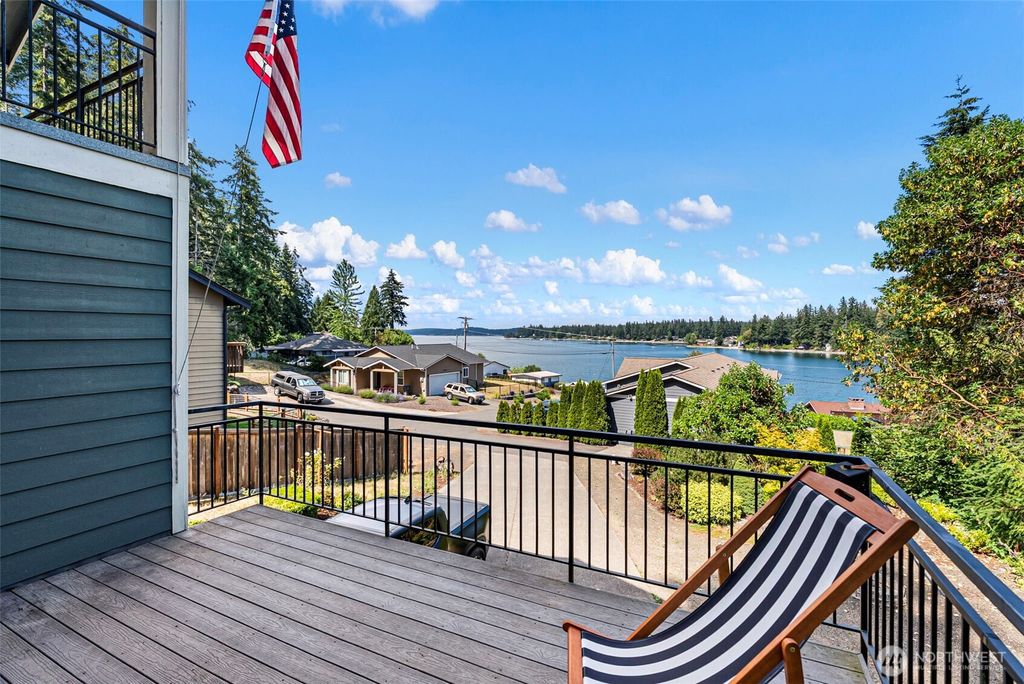 1709 Shorewood Drive, Bremerton, WA 98312