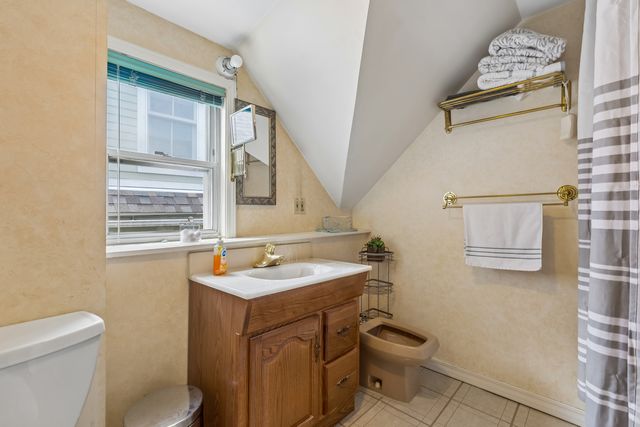 1730 W Winona Street, Chicago, IL 60640