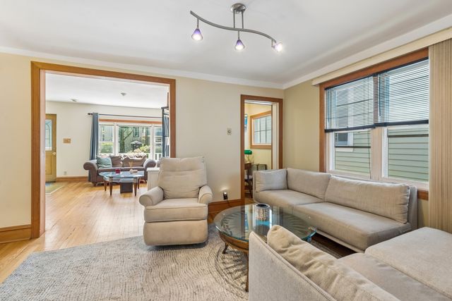 1730 W Winona Street, Chicago, IL 60640