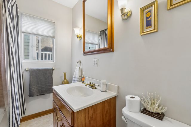 1730 W Winona Street, Chicago, IL 60640