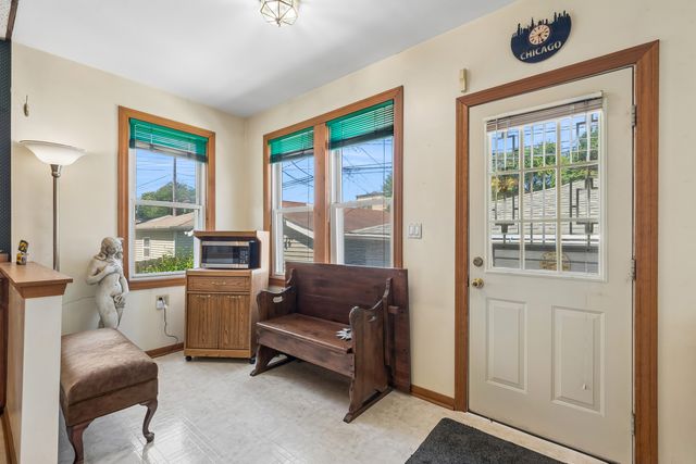 1730 W Winona Street, Chicago, IL 60640