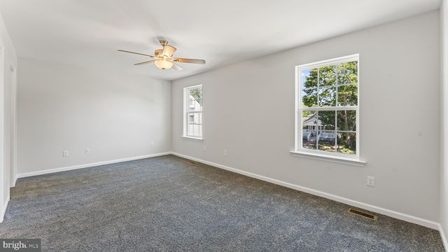 2402 MAPLE AVE, Wilmington, DE 19808