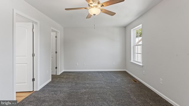 2402 MAPLE AVE, Wilmington, DE 19808