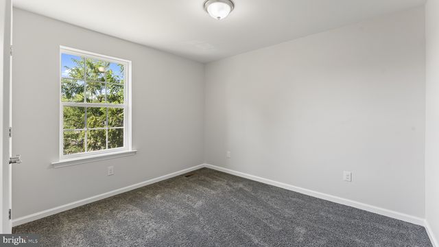 2402 MAPLE AVE, Wilmington, DE 19808
