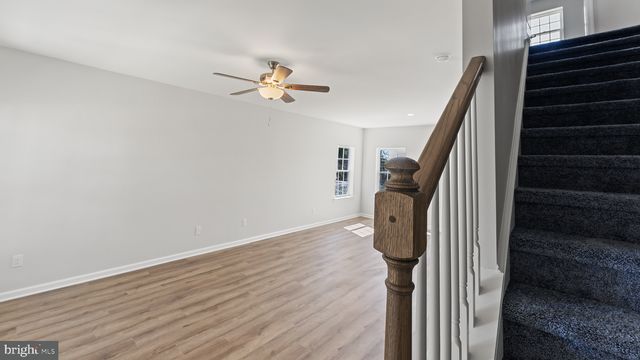 2402 MAPLE AVE, Wilmington, DE 19808