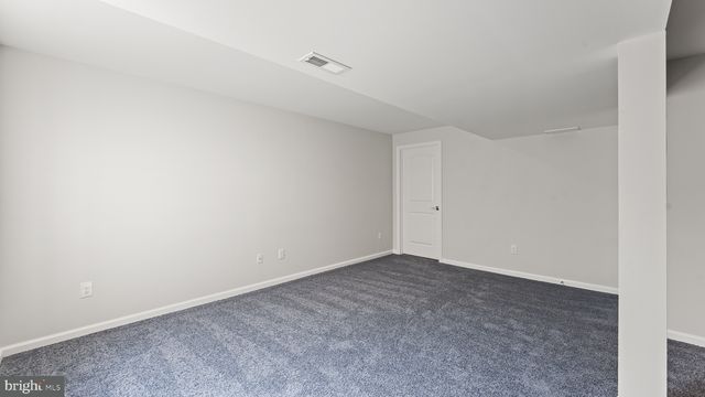 2402 MAPLE AVE, Wilmington, DE 19808
