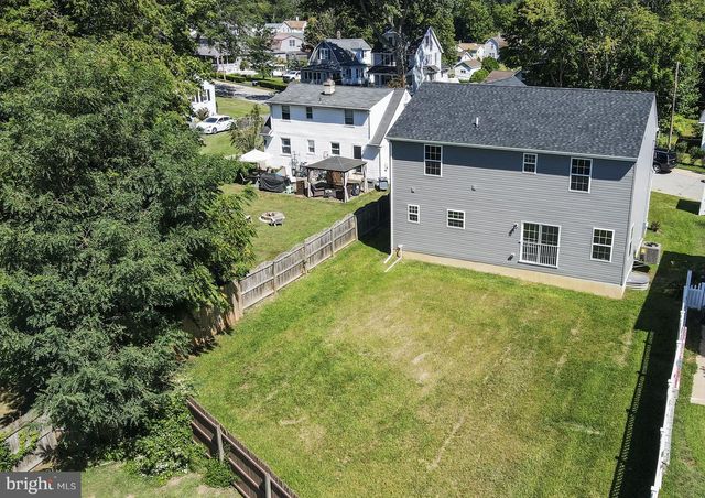 2402 MAPLE AVE, Wilmington, DE 19808