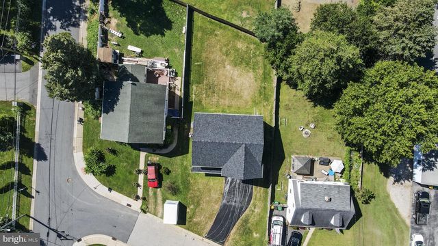 2402 MAPLE AVE, Wilmington, DE 19808