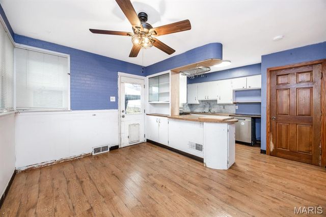 704 Wabash Avenue, Belleville, IL 62220