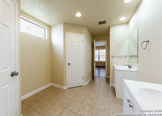 5770 Hawaiian Sun, San Antonio, TX 78244