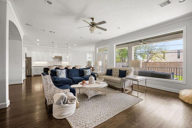 5119 Locust Street, Bellaire, TX 77401