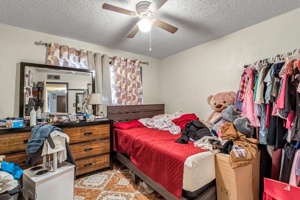 Image 16 of property listing at 125 12th Street, Orange Cove, CA 93646