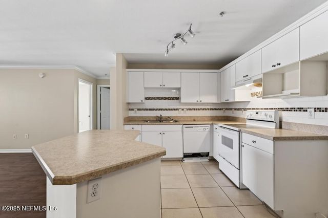 3591 KERNAN Boulevard S 524, Jacksonville, FL 32224