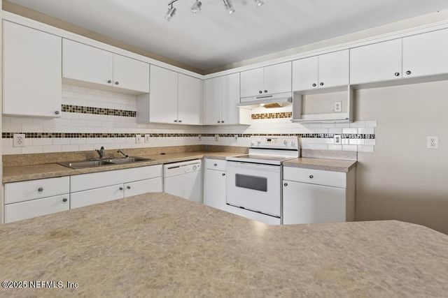 3591 KERNAN Boulevard S 524, Jacksonville, FL 32224