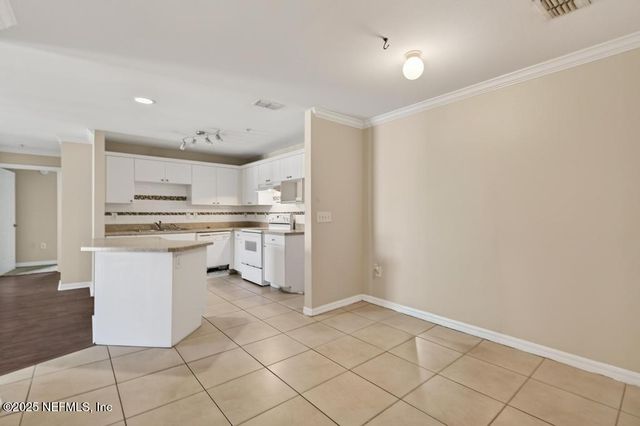 3591 KERNAN Boulevard S 524, Jacksonville, FL 32224