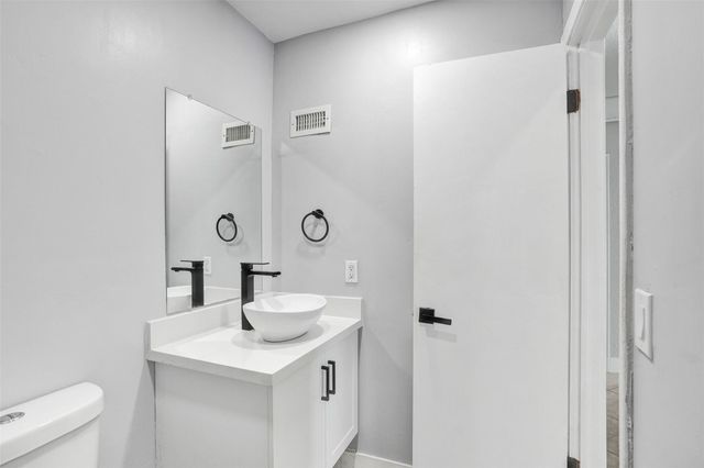 9431 NW 10th Street, Pembroke Pines, FL 33024