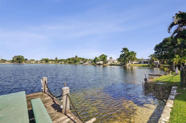 9431 NW 10th Street, Pembroke Pines, FL 33024