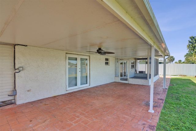 9431 NW 10th Street, Pembroke Pines, FL 33024