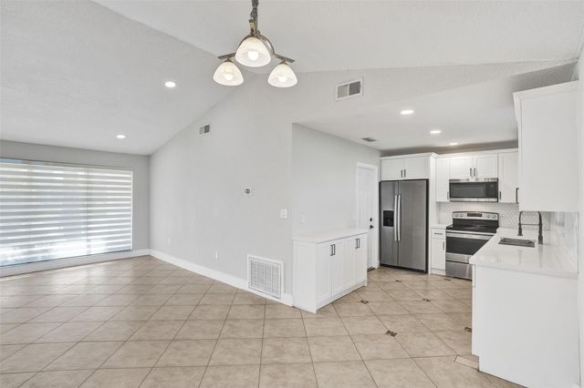 9431 NW 10th Street, Pembroke Pines, FL 33024