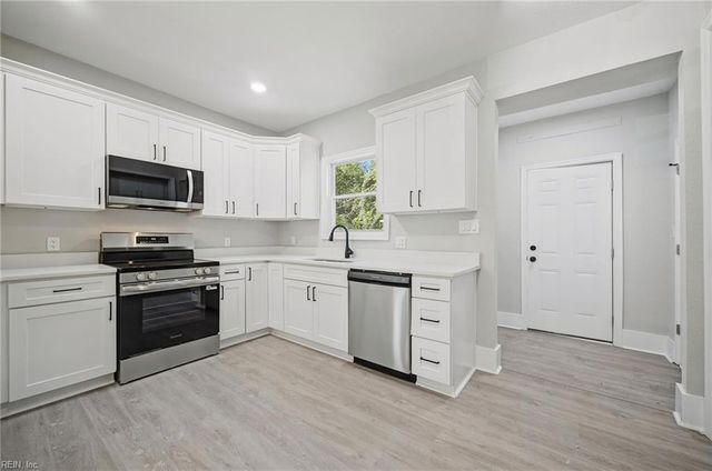 109 St James AVE, Suffolk, VA 23435