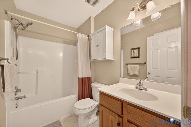 9516 Hungary Woods Dr, Henrico, VA 23060